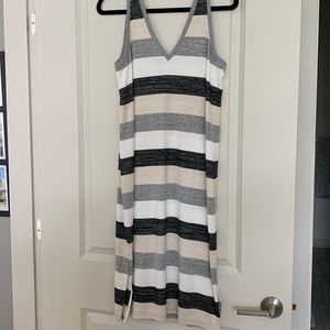 GAP V NECK striped  DRESS IN SIZE Medium